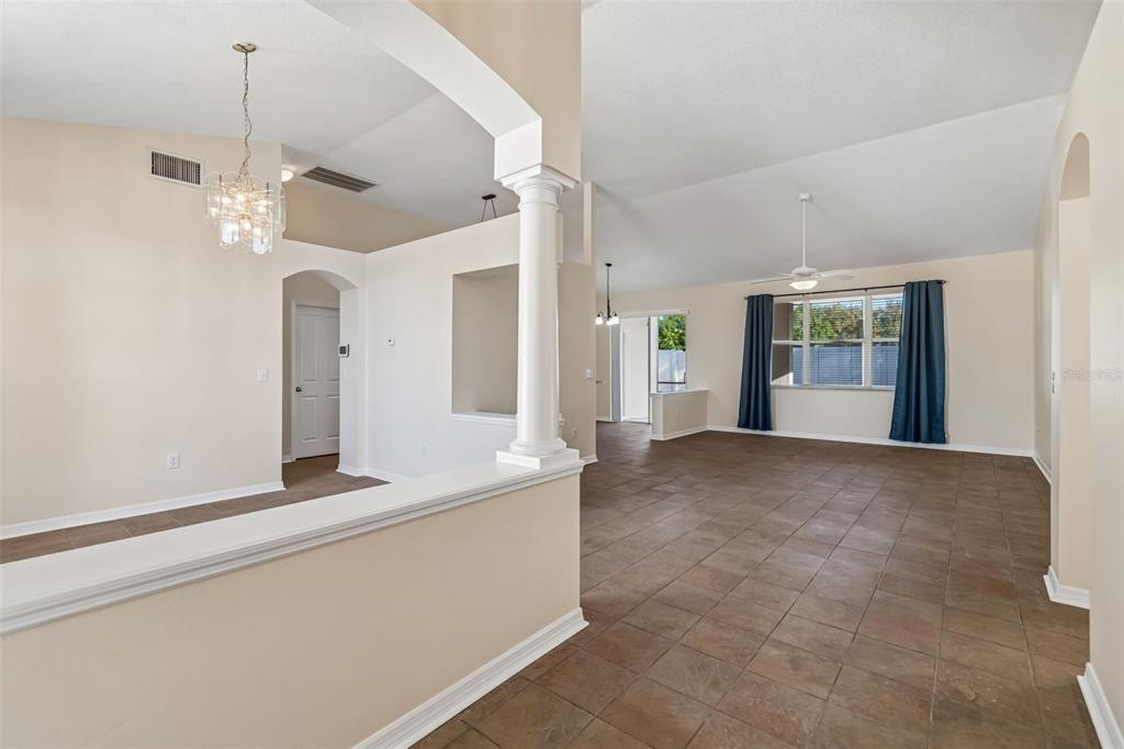 4318 Brandon Ridge Drive Valrico, FL 33594 - Photo 2 of 26