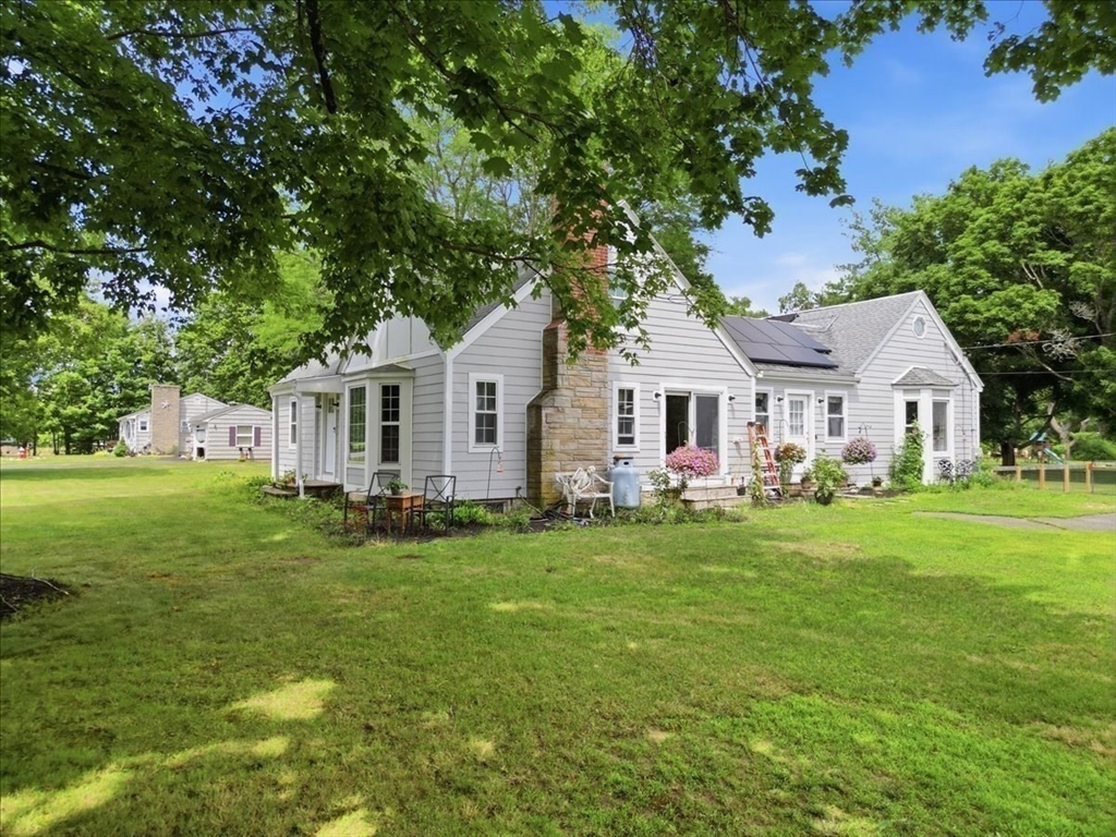 35 Anawan Street Rehoboth, MA 02769 - Photo 4 of 39