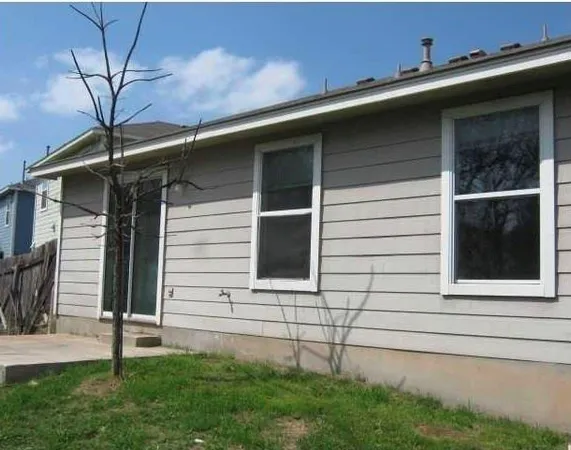 $1,650 | 3504 Banda Lane, Austin, TX 78725