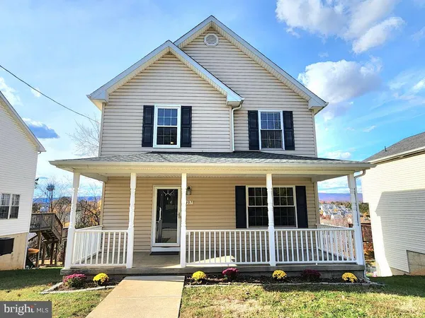 $379,000 | 407 Stonewall Street, Strasburg, VA 22657
