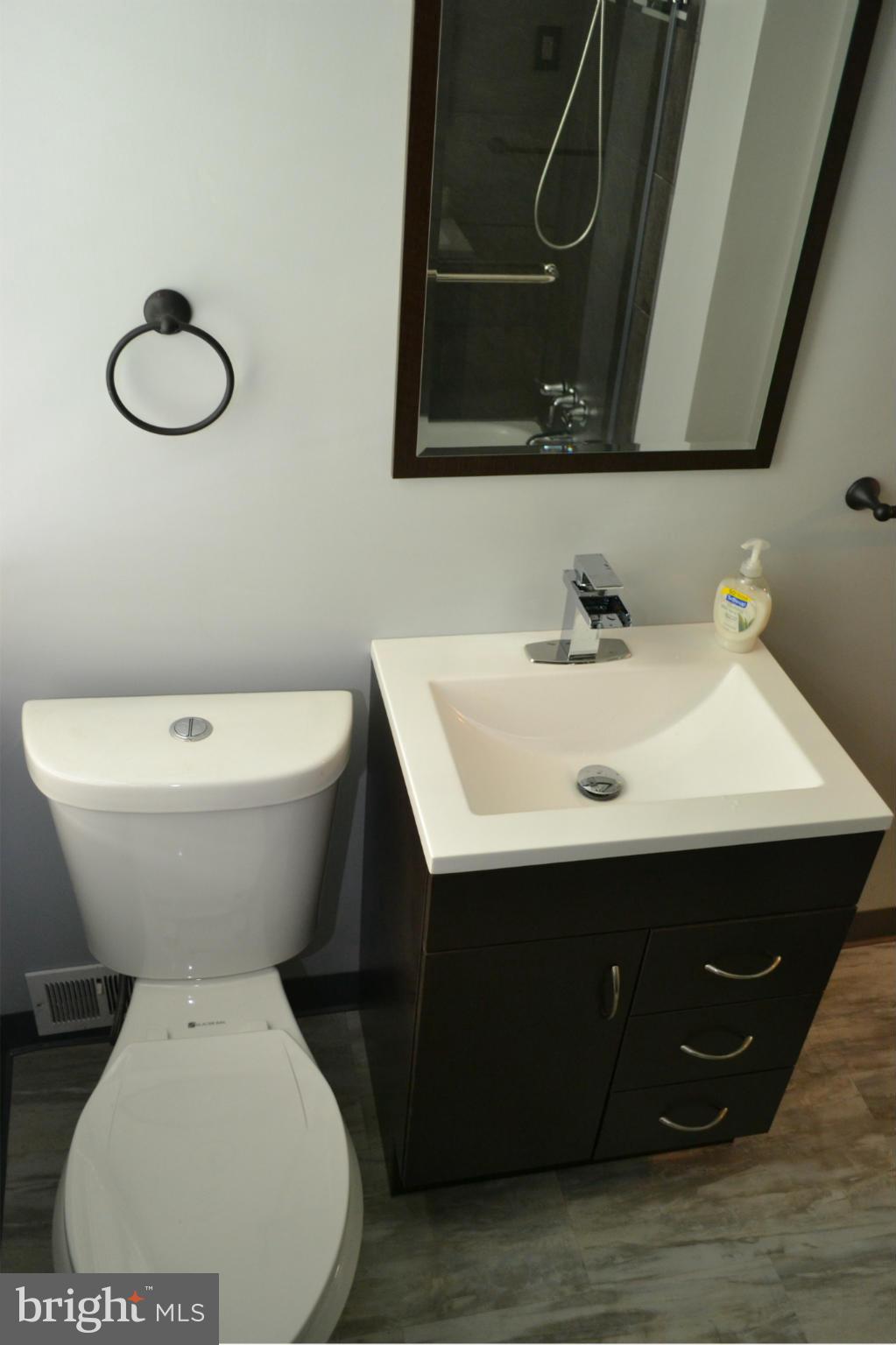4014 Grantley Road Baltimore, MD 21215 - Photo 18 of 29 Bath