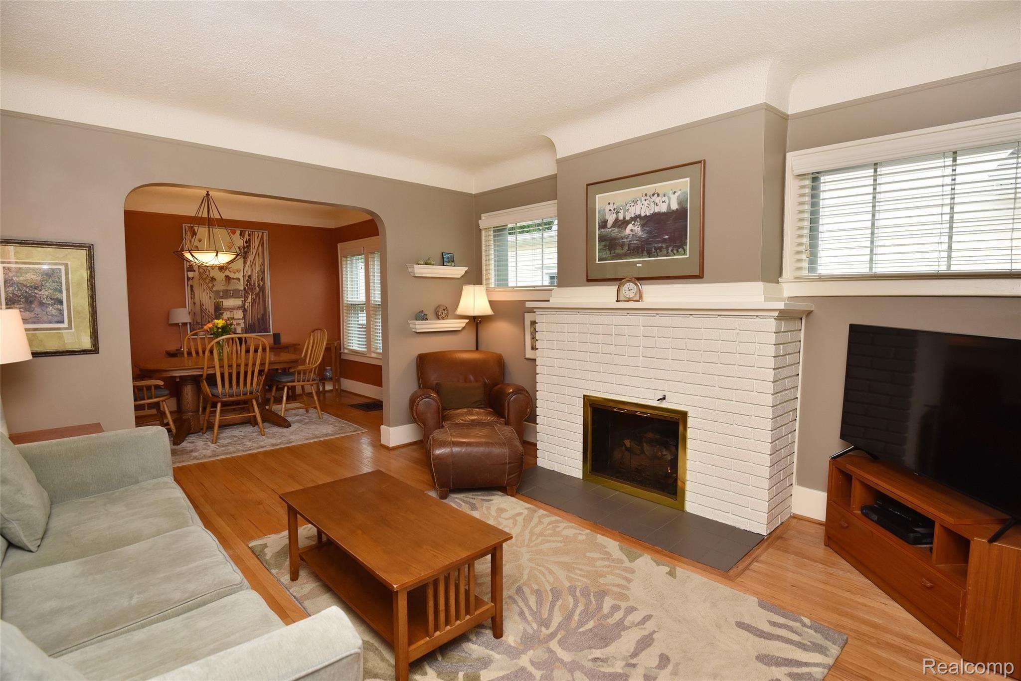 817 Lockwood Road Royal Oak, MI 48067 - Photo 5 of 44 817 Lockwood_05.JPG
