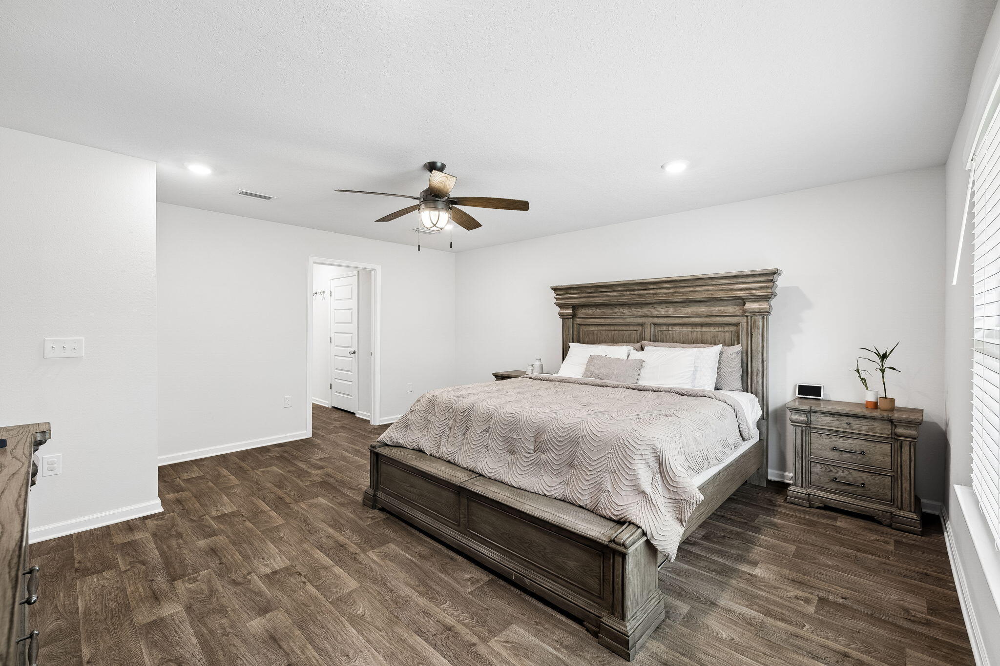 324 This Way Freeport, FL 32439 - Photo 18 of 70 Primary Bedroom