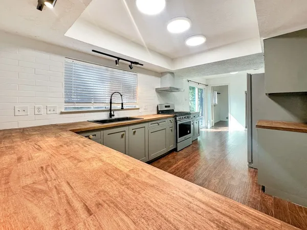 $1,900 | 3230 Beaver Glen Drive, Houston, TX 77339