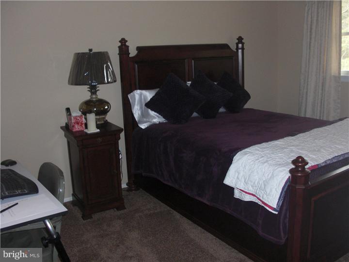 77 Wolfpack Road Hamilton, NJ 08619 - Photo 16 of 25
