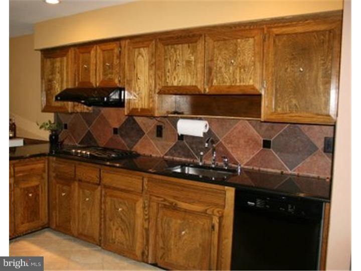 77 Wolfpack Road Hamilton, NJ 08619 - Photo 3 of 25