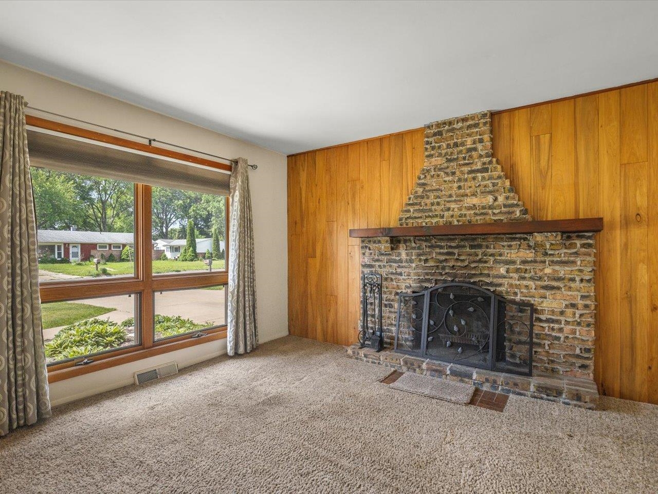 4704 Cayuga Road Rockford, IL 61107 - Photo 7 of 37 Gallery Image 7
