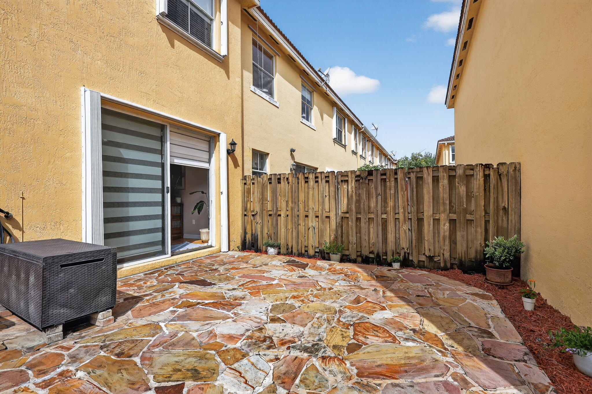 913 Southwest 151 Place Miami, FL 33194 - Photo 11 of 48 1000031292