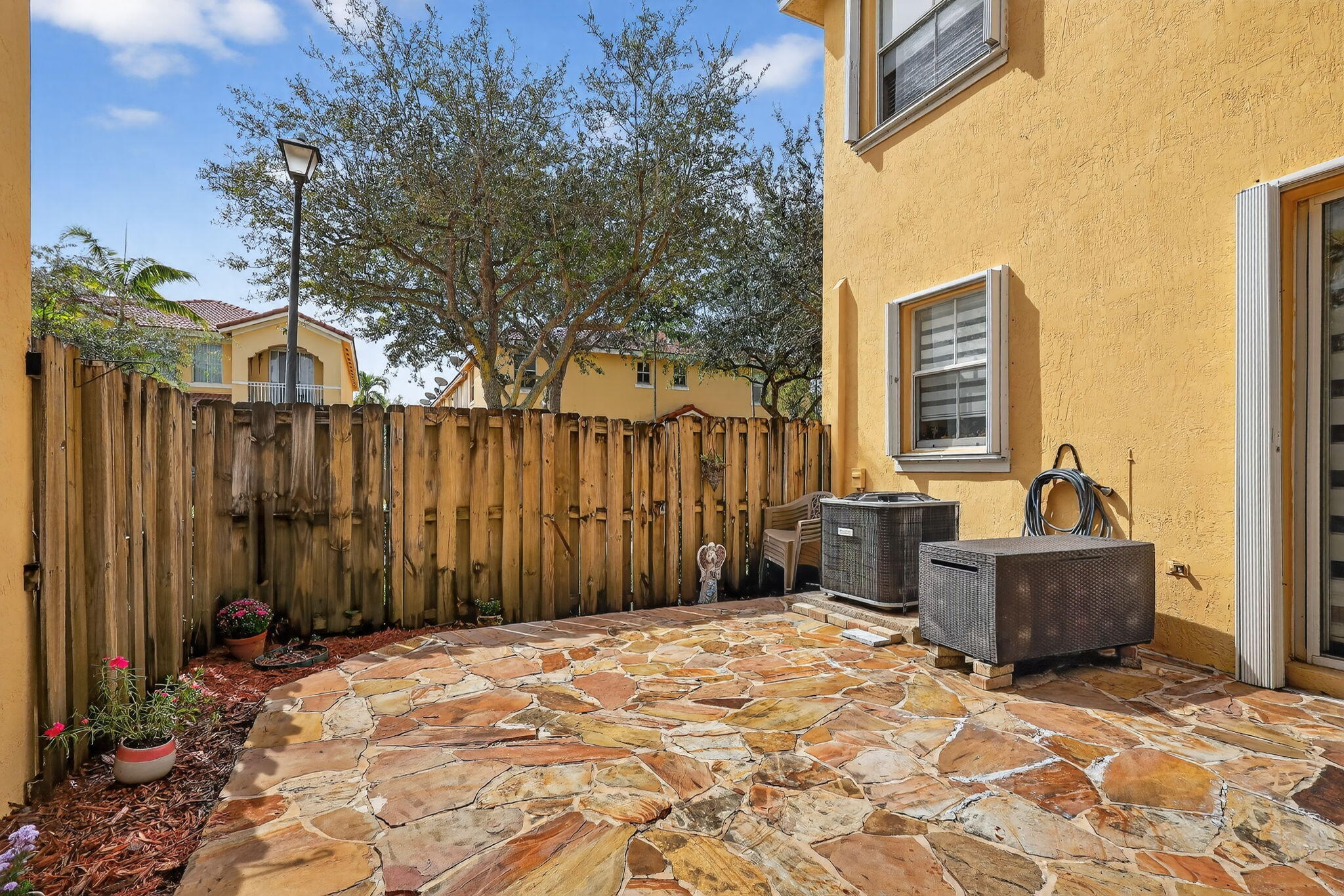 913 Southwest 151 Place Miami, FL 33194 - Photo 8 of 48 1000031291