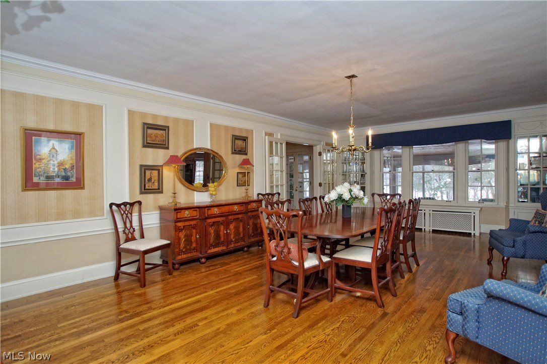1719 Sheridan Road Cleveland, OH 44121 - Photo 11 of 35 This is the original living room...Could be converted back, BUT this dining space calls for wonderful large dinner parties