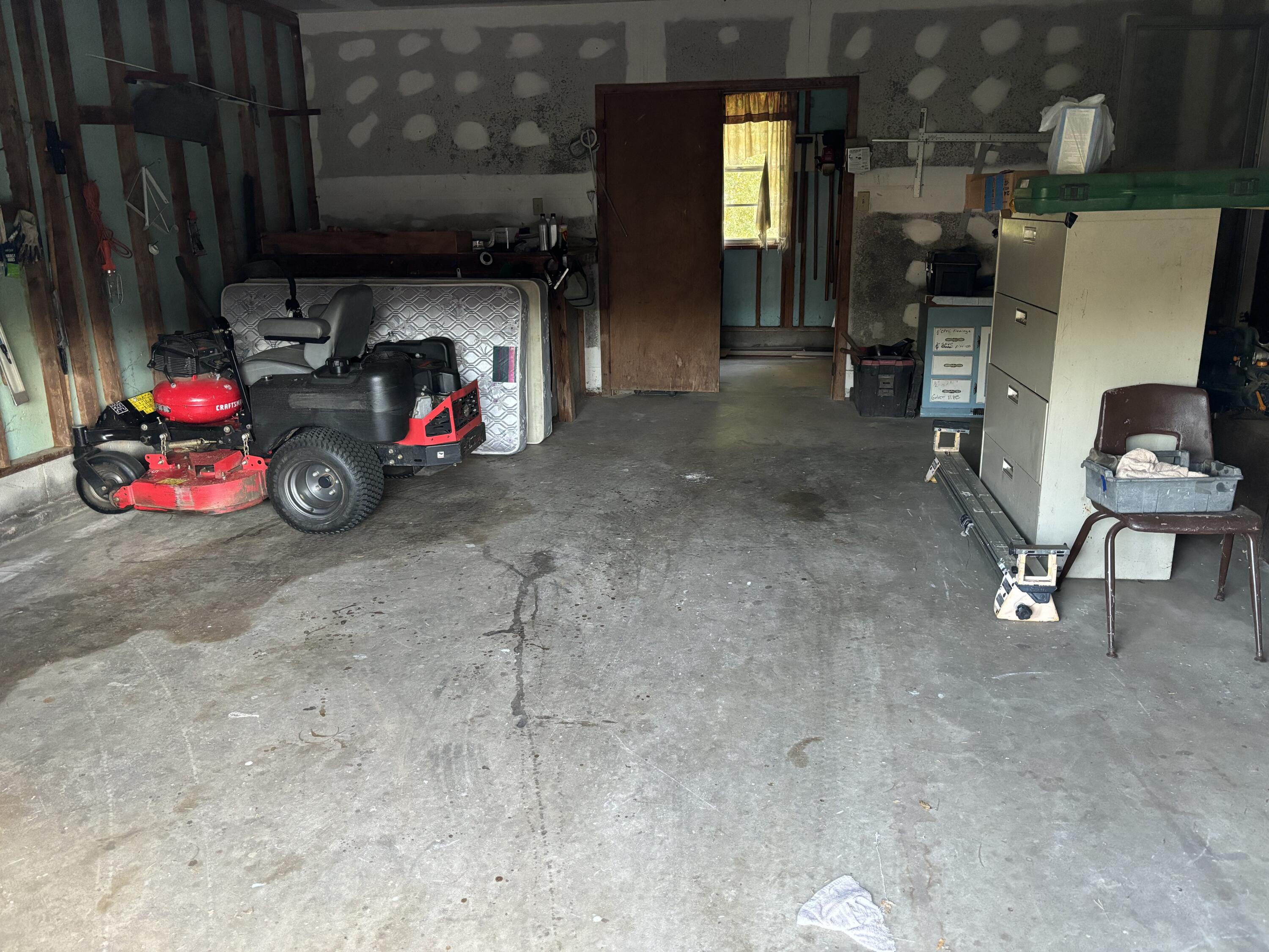 1995 Wrightsboro Road Thomson, GA 30824 - Photo 4 of 10 Garage