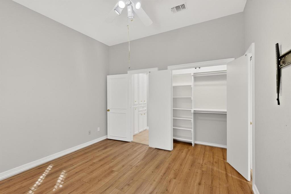 2648 Brookside Drive Irving, TX 75063 - Photo 5 of 34