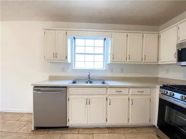 $230,000 | 10454 Irongate Lane, Jonesboro, GA 30238