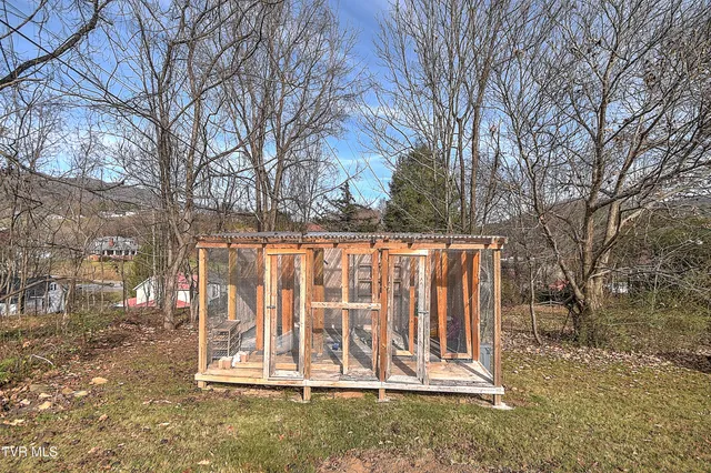 $230,000 | 250 Piercetown Road, Butler, TN 37640