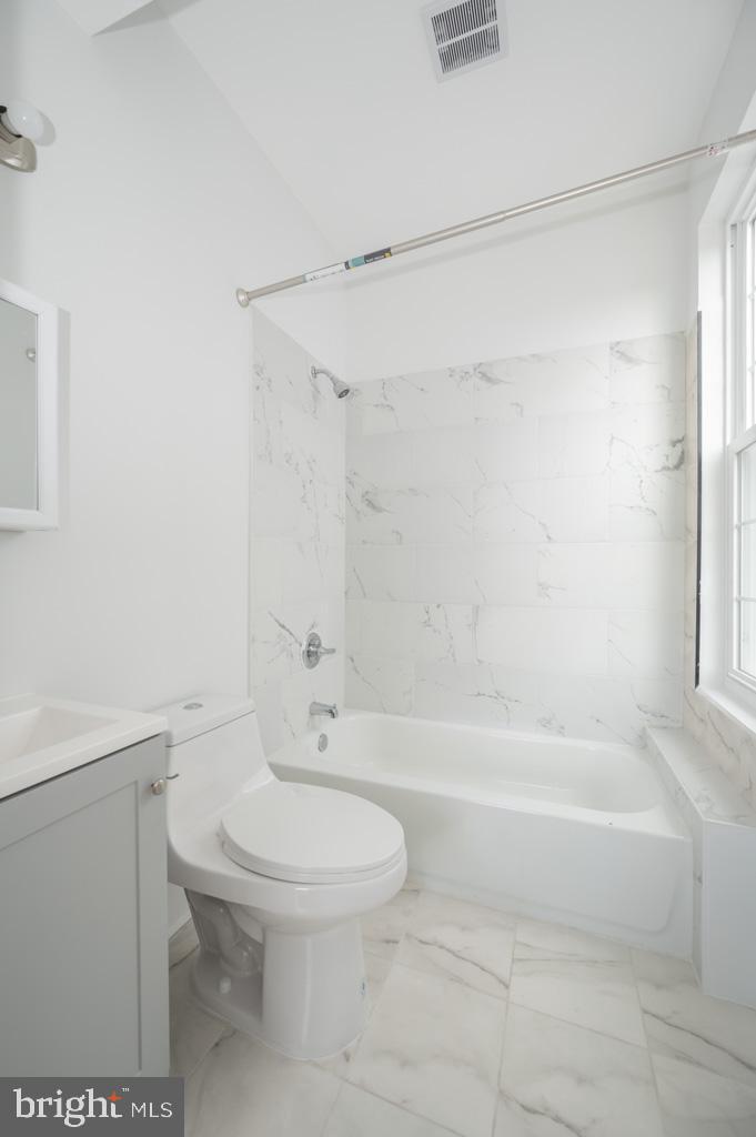 3321 11th Street Northwest, Unit 4 Washington, DC 20010 - Photo 8 of 10 Primary Bathroom