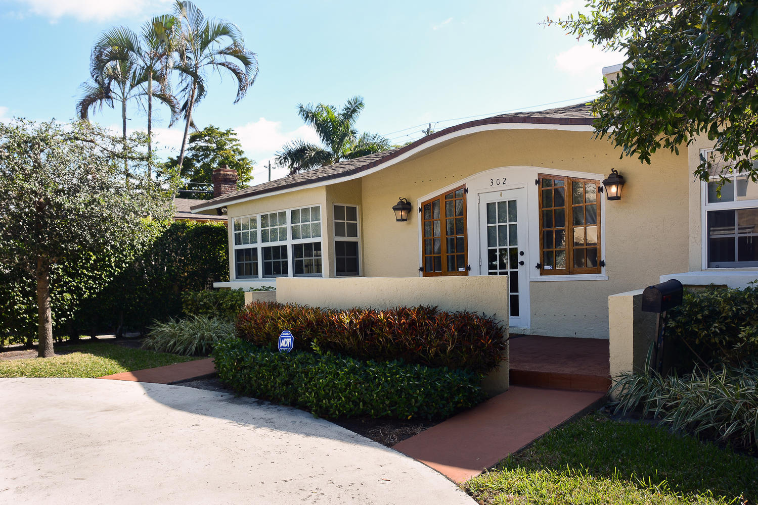 302 Wildermere Road, Unit A West Palm Beach, FL 33401 - Photo 3 of 44 302 Wildermere Rd West Palm-large-002-2-
