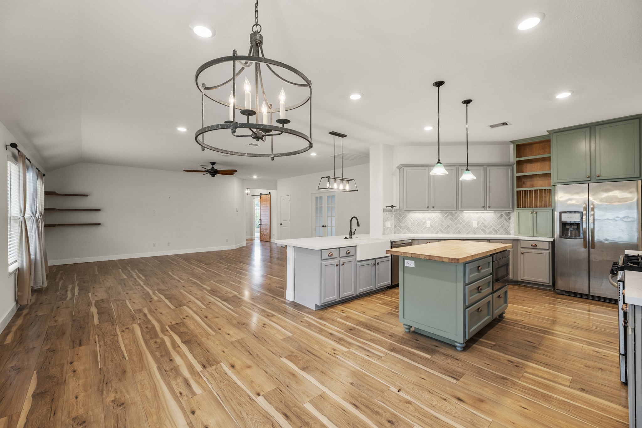 12340 Delta Timber Road Conroe, TX 77304 - Photo 10 of 41 Dining area located right off the kitchen with lots of natural lighting.