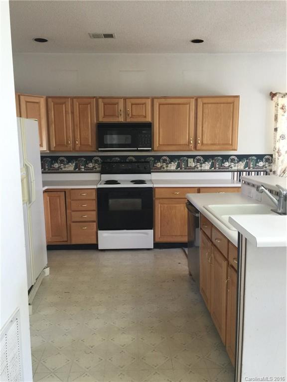 12232 Old Timber Road Charlotte, NC 28269 - Photo 8 of 15