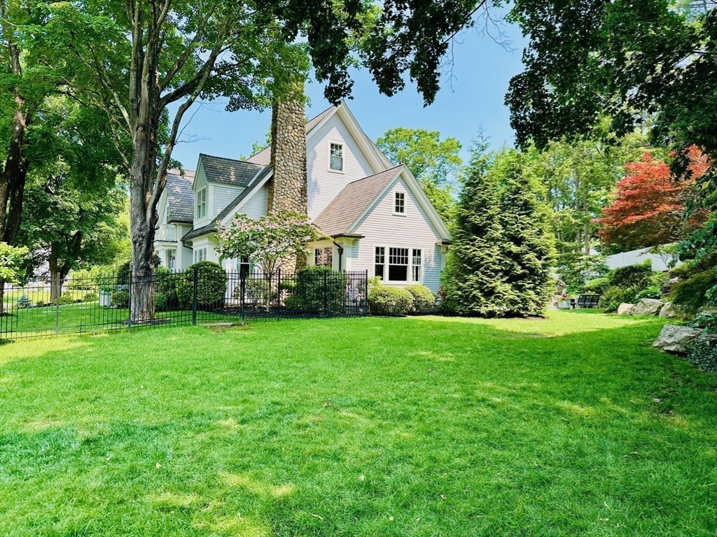 15 Essex Road Wellesley, MA 02481 - Photo 38 of 40 Gallery Image 38