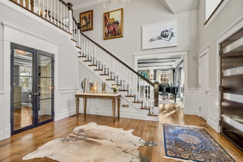 15 Essex Road Wellesley, MA 02481 - Photo 4 of 40 Gallery Image 4