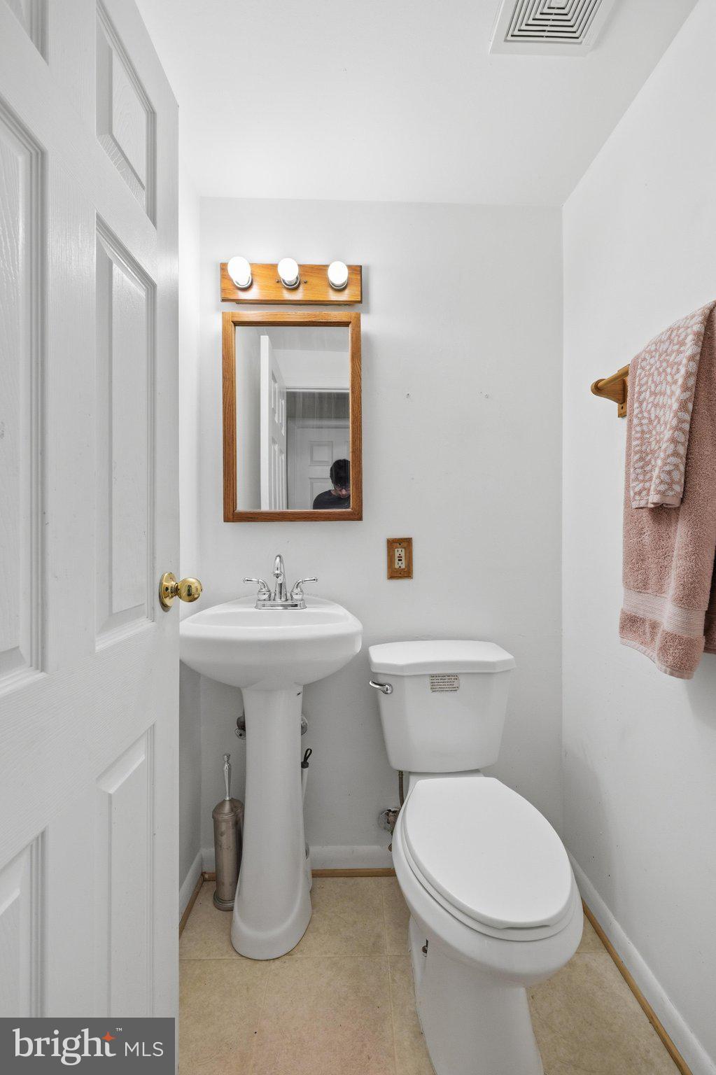 9326 Millbrook Road Ellicott City, MD 21042 - Photo 27 of 40 Lower Bath