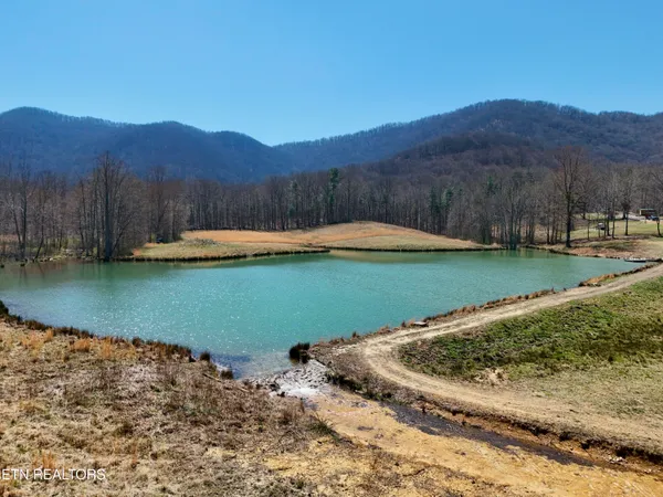 $1,250,000 | 293 Herbert Shannon Road, Sunbright, TN 37872