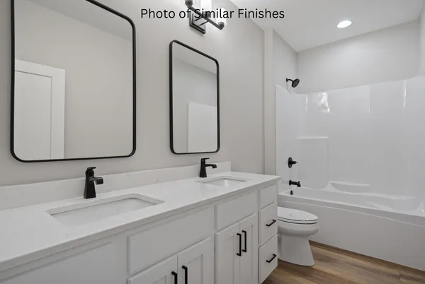 $608,607 | 11 Viola Drive, Le Claire, IA 52753