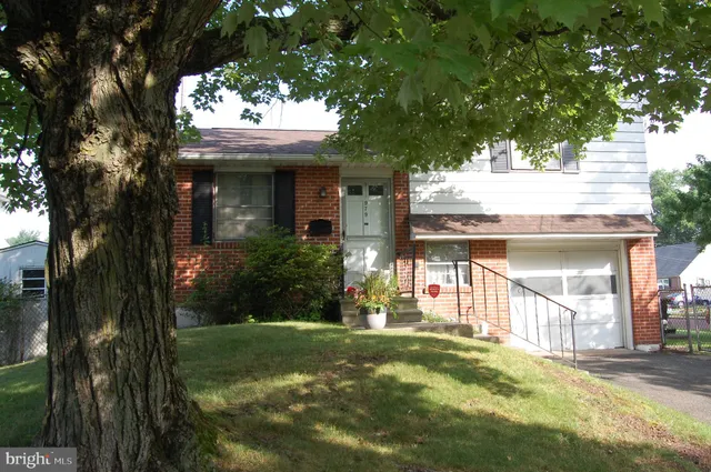 $2,200 | 979 Glasgow Street, Pottstown, PA 19464