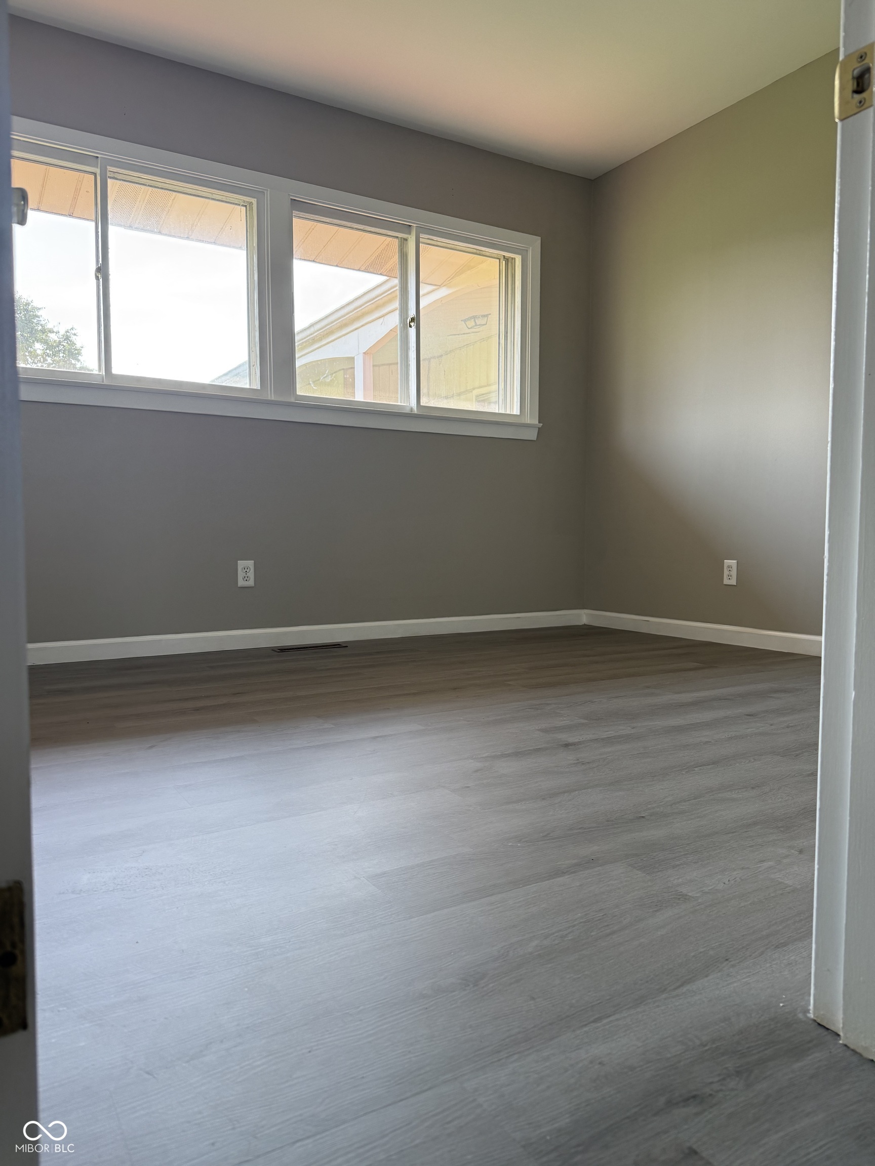 2585 Union Street Columbus, IN 47201 - Photo 13 of 28