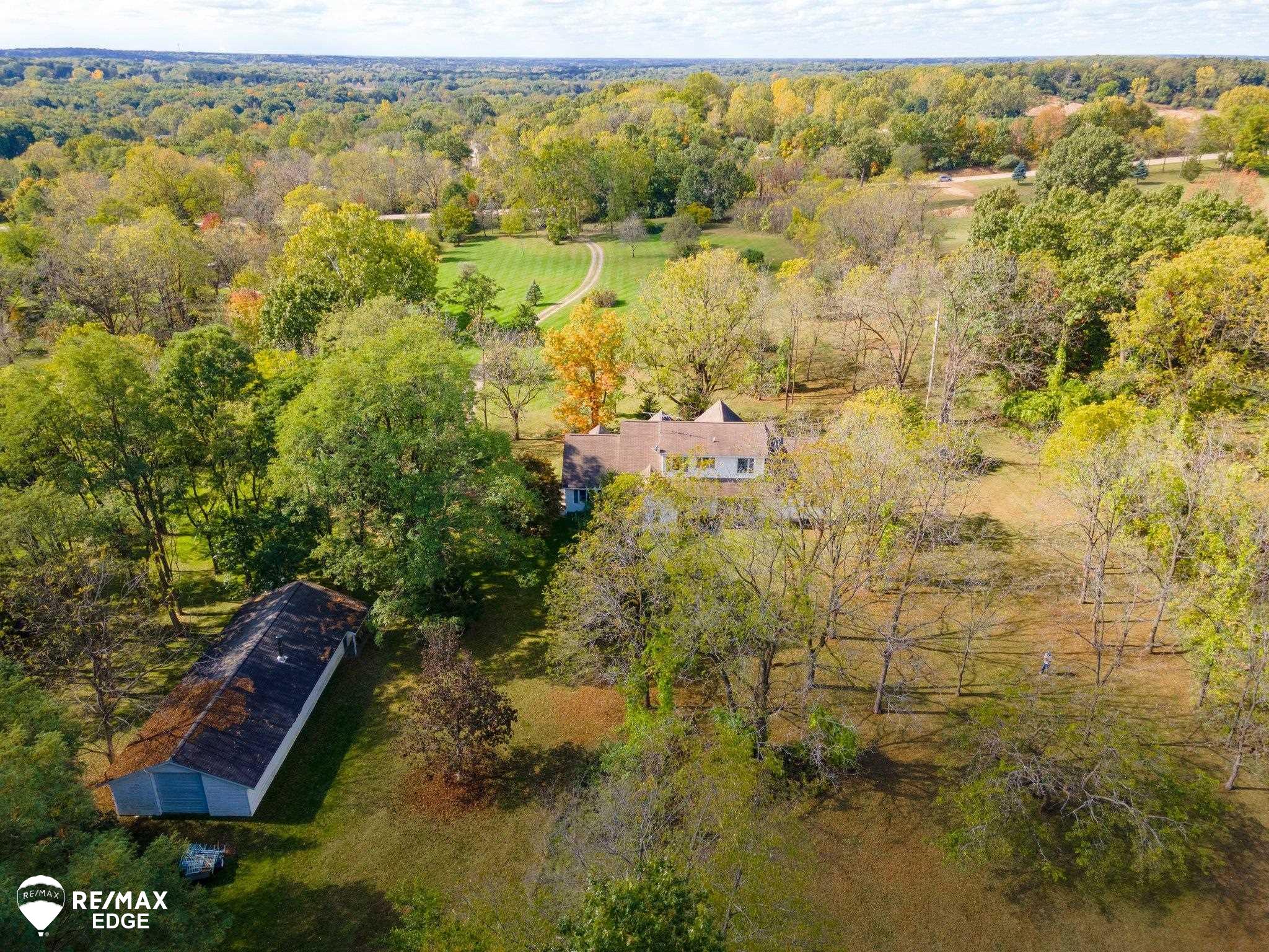 11080 Denton Hill Road Fenton, MI 48430 - Photo 52 of 59 50138445-c9edb97d-b2ce-403d-9ba7-014b4de61042.JPG