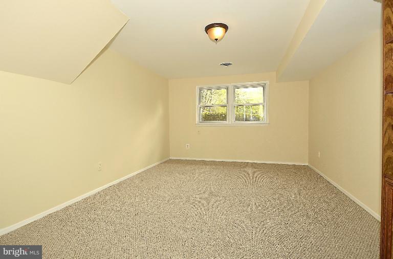 7526 Jervis Street Springfield, VA 22151 - Photo 18 of 28 Family Room