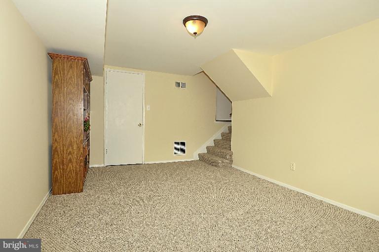 7526 Jervis Street Springfield, VA 22151 - Photo 23 of 28 Family Room