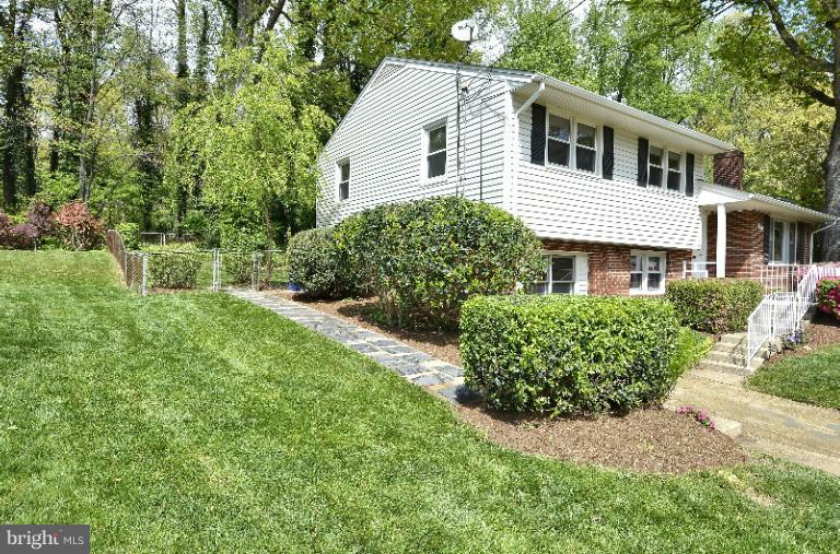 7526 Jervis Street Springfield, VA 22151 - Photo 5 of 28 Exterior (General)
