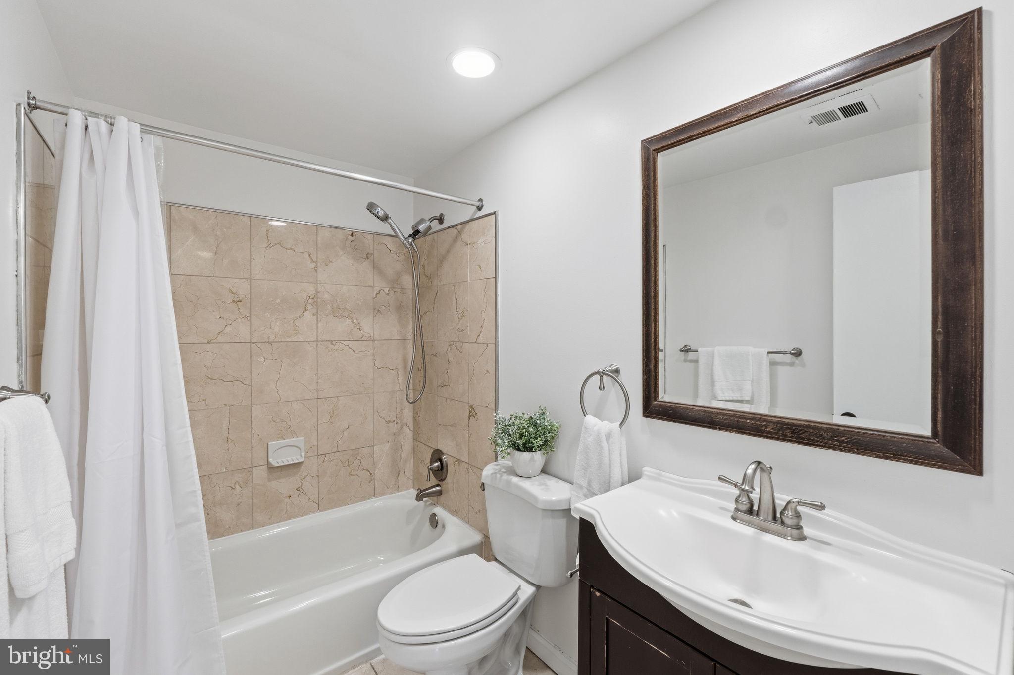 5 Infield Court South Potomac, MD 20854 - Photo 17 of 23 Hall Bathroom