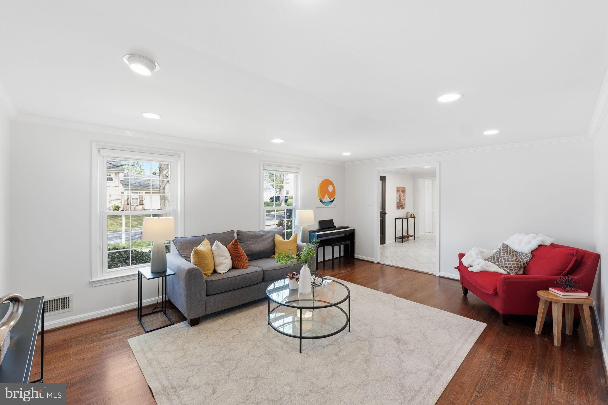 5 Infield Court South Potomac, MD 20854 - Photo 2 of 23 Formal Living Room