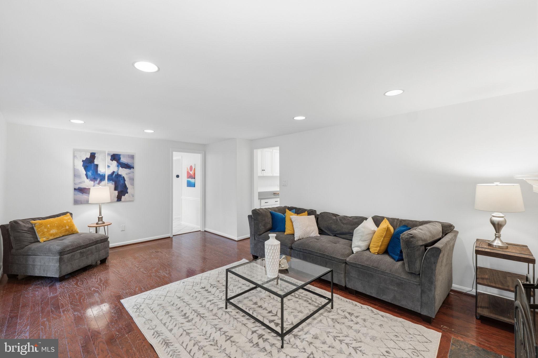 5 Infield Court South Potomac, MD 20854 - Photo 7 of 23 Family Room