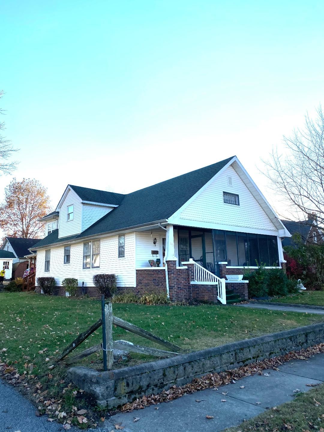 349 West Spring Street Bloomfield, IN 47424 - Photo 1 of 36 Gallery Image 1