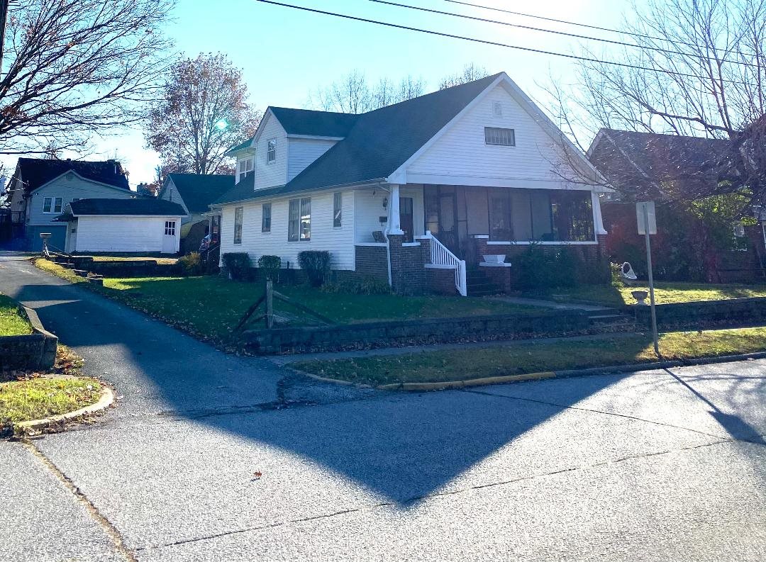 349 West Spring Street Bloomfield, IN 47424 - Photo 2 of 36 Gallery Image 2