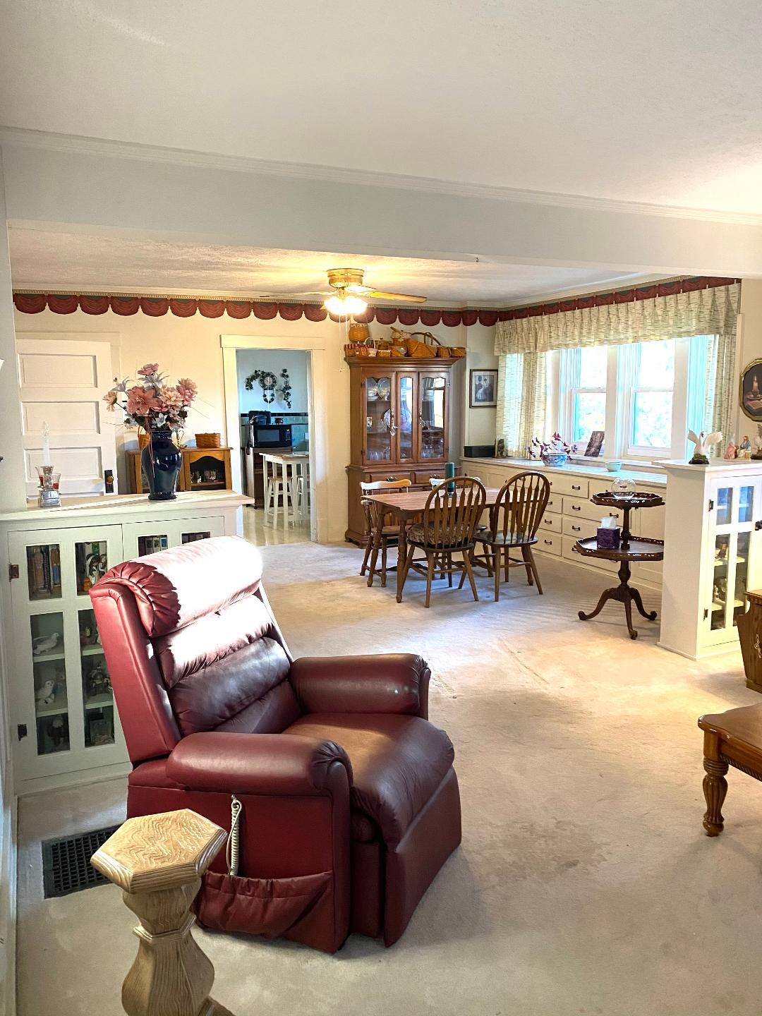 349 West Spring Street Bloomfield, IN 47424 - Photo 13 of 36 Gallery Image 13