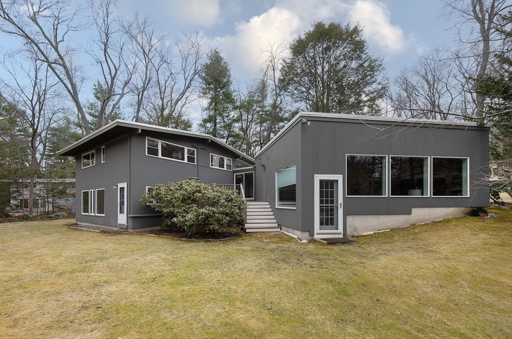 27 Peacock Farm Road Lexington, MA 02421 - Photo 1 of 36