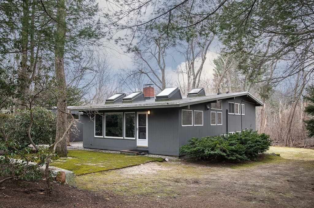 27 Peacock Farm Road Lexington, MA 02421 - Photo 2 of 36