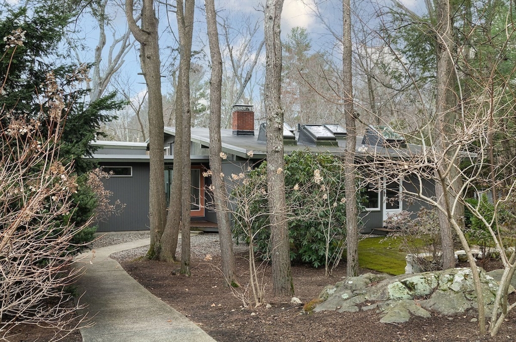 27 Peacock Farm Road Lexington, MA 02421 - Photo 4 of 36
