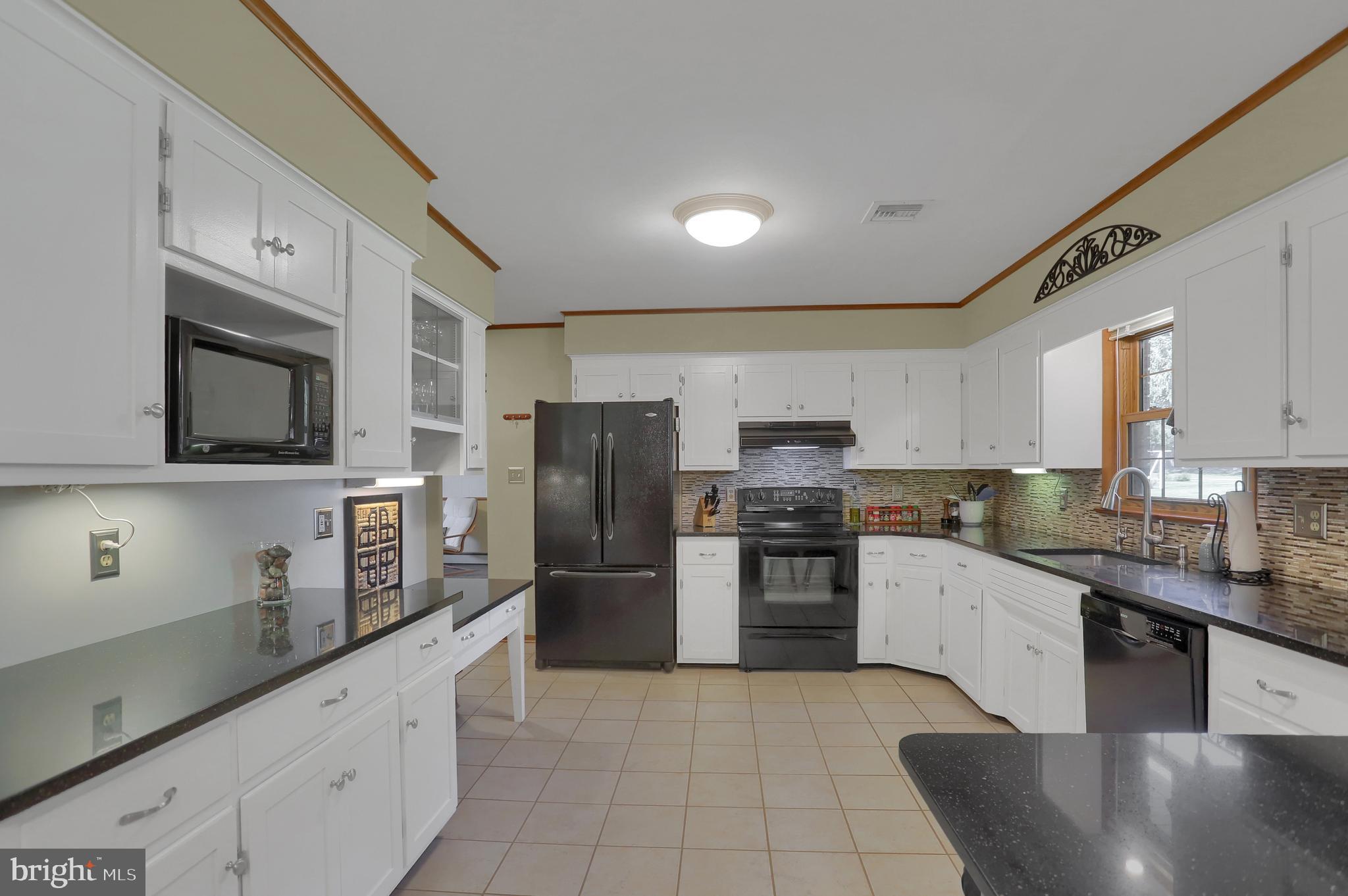3316 Smoketown Road Spring Grove, PA 17362 - Photo 9 of 32