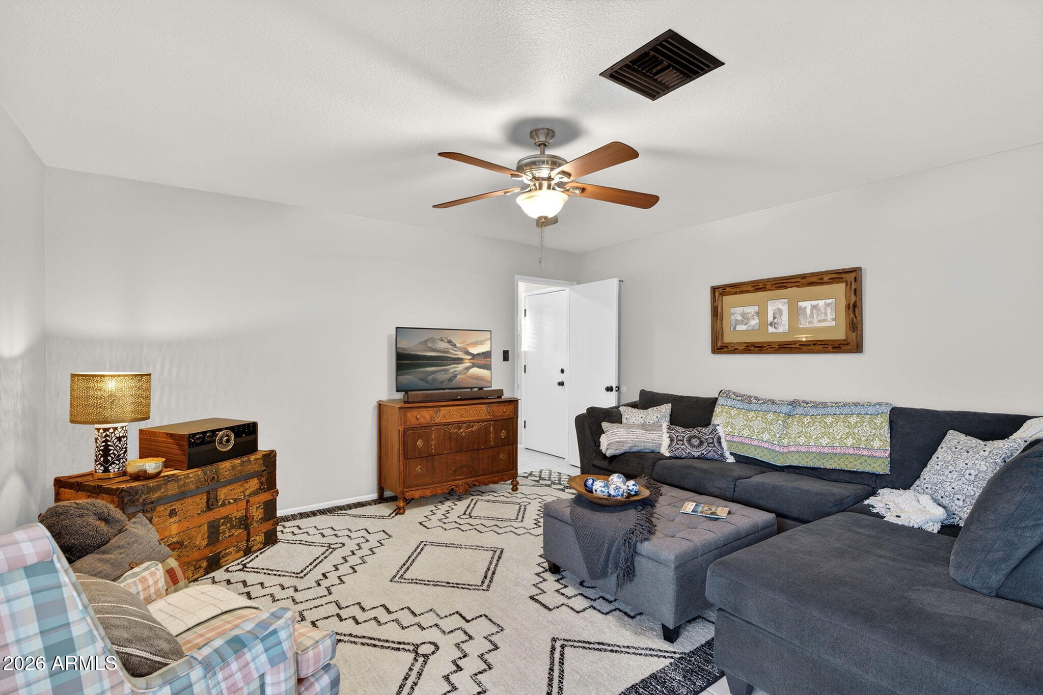 2512 South Evergreen Road Tempe, AZ 85282 - Photo 11 of 56 11-web-or-mls-026S Evergreen Rd