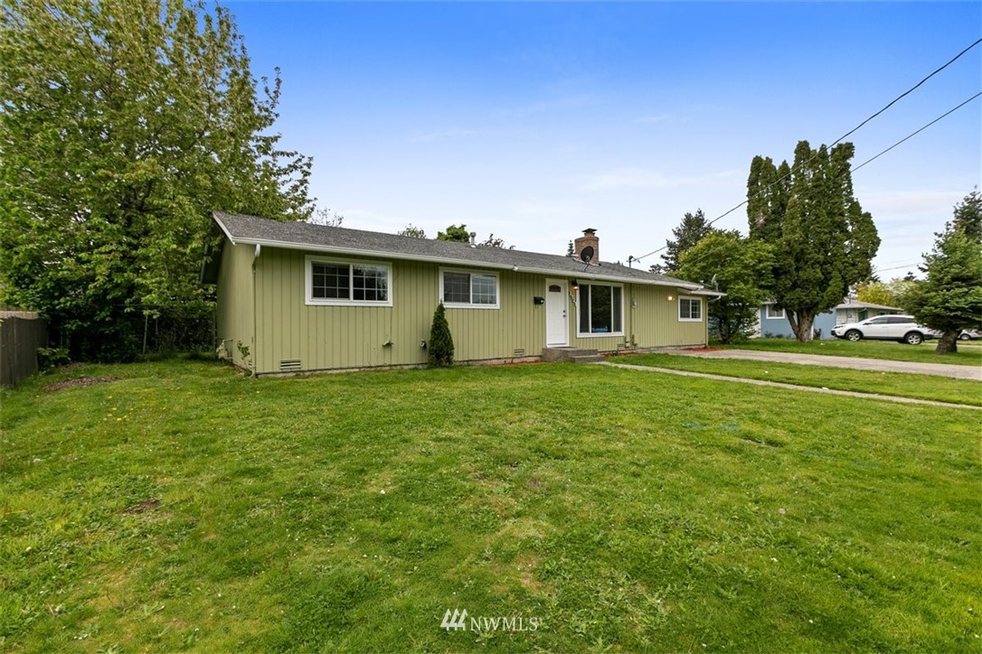 3725 Northeast 9th Street Renton, WA 98056 - Photo 1 of 26