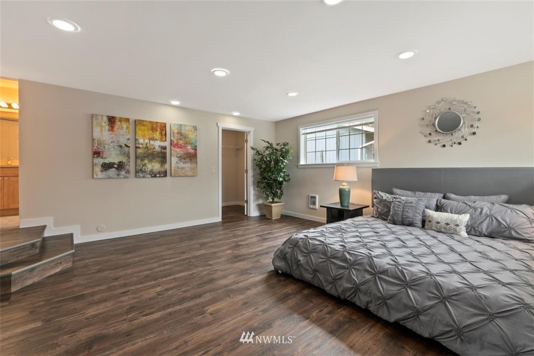 3725 Northeast 9th Street Renton, WA 98056 - Photo 14 of 26