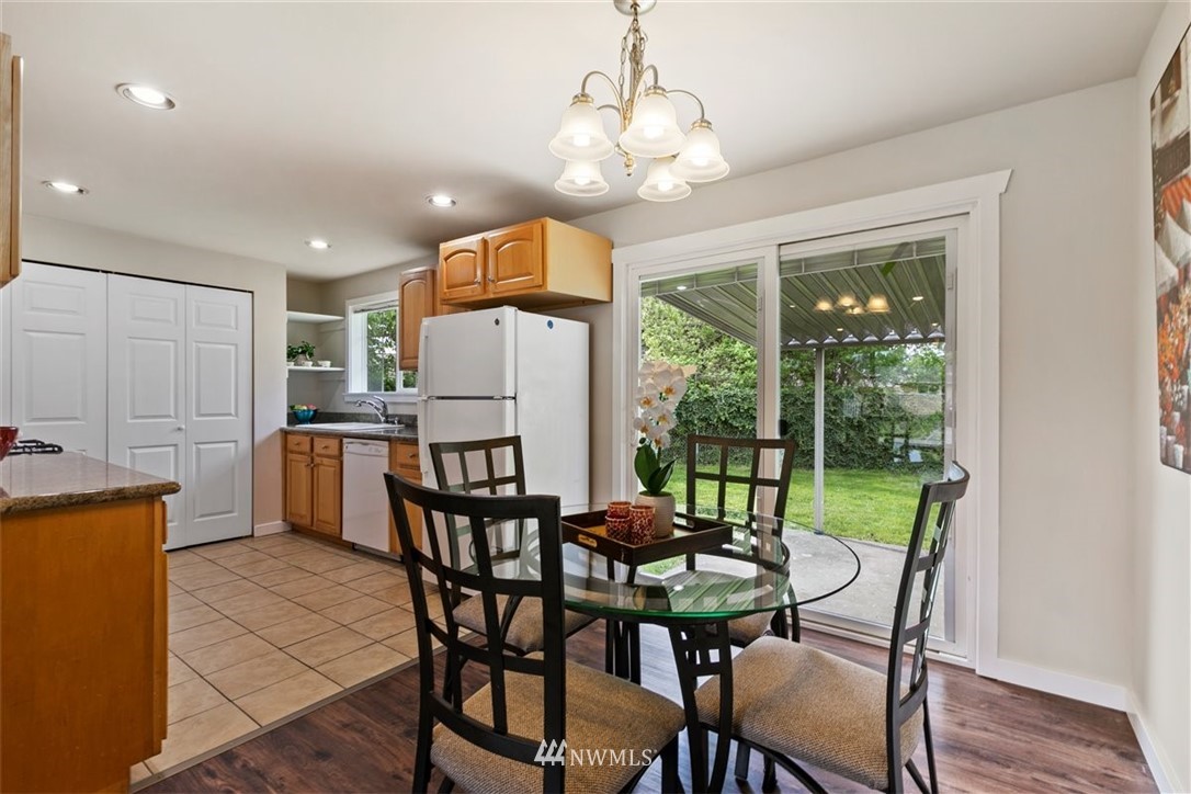 3725 Northeast 9th Street Renton, WA 98056 - Photo 7 of 26