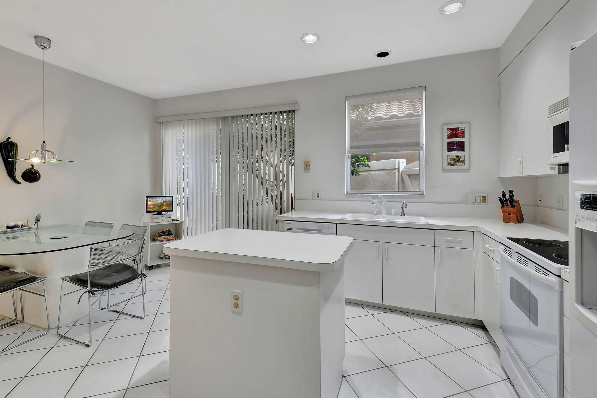 5152 Northwest 26th Circle Boca Raton, FL 33496 - Photo 12 of 40 12-web-or-mls-DSC_8543