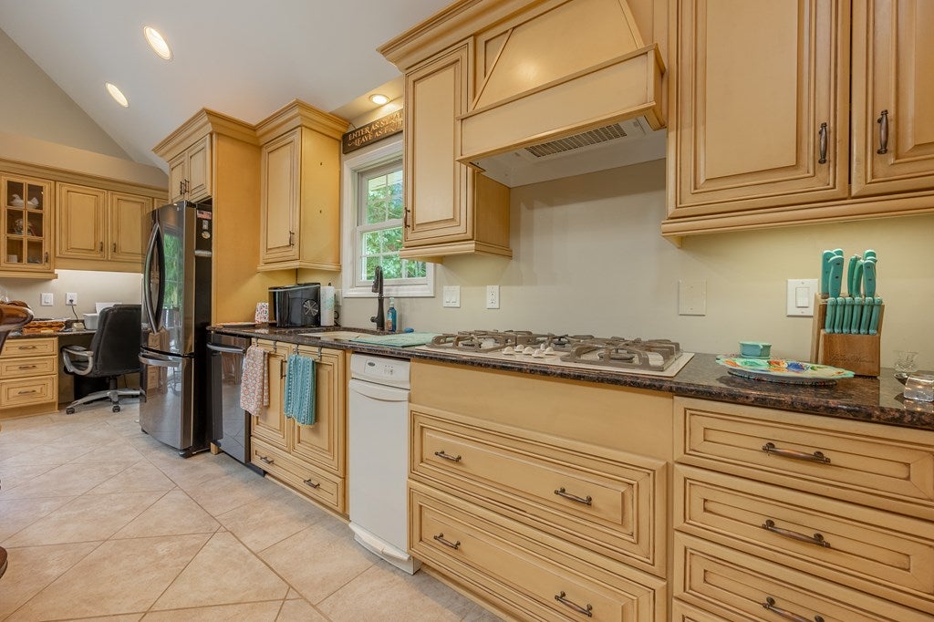 4138 Old Mill Road Pulaski, VA 24301 - Photo 16 of 74 Gallery Image 16