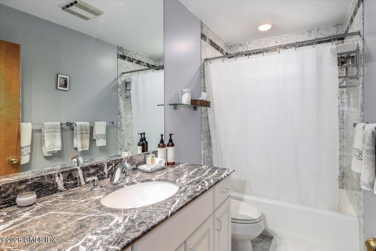 69 Studio Road Stamford, CT 06903 - Photo 23 of 35 Hall bath